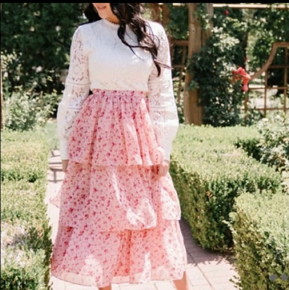 Gorgeous nwt floral tiered skirt 😍 - Picture 1 of 14